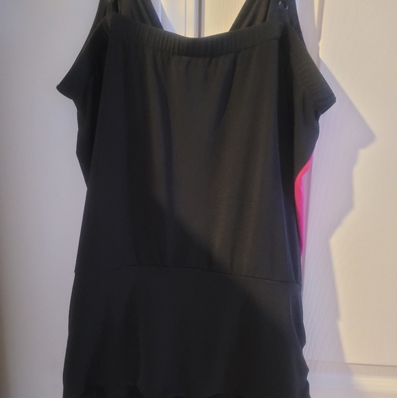 Color Block Top - Picture 2 of 3